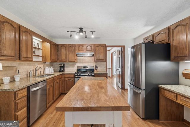 11210 Surrey Park Trail, Johns Creek, GA 30097