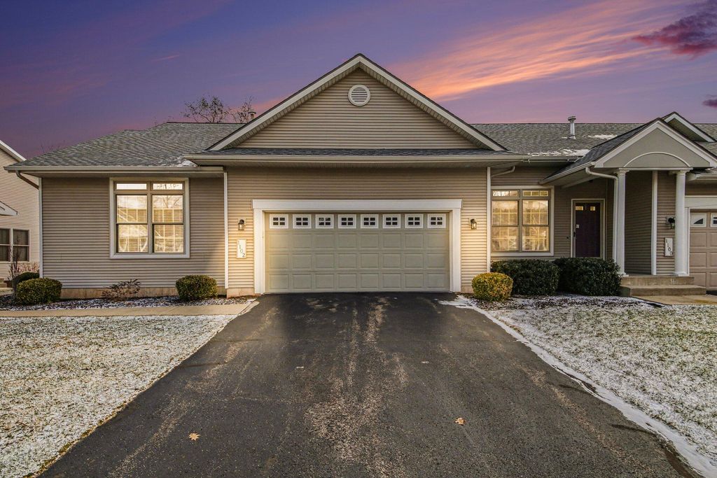 1102 Barrington NW, Grand Rapids, MI 49534