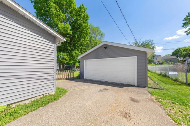 727 Division Street W, Faribault, MN 55021