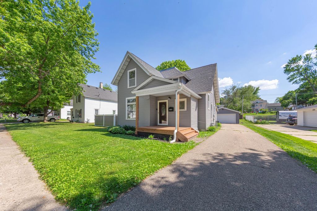727 Division Street W, Faribault, MN 55021