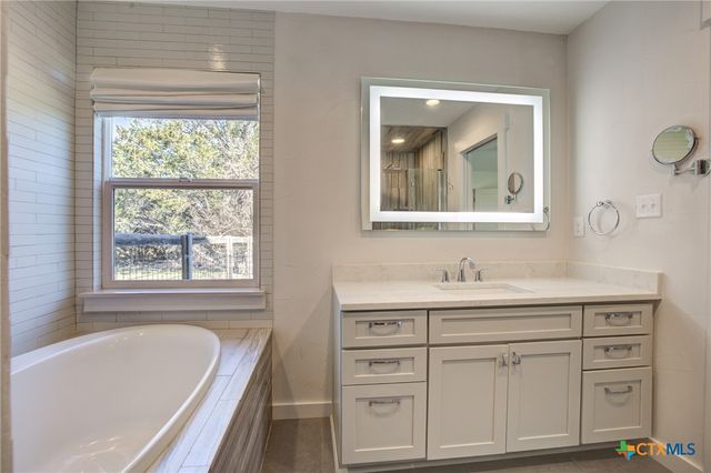 275 Wimberley Hills Drive, Wimberley, TX 78676