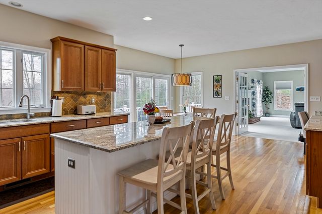 20 Constitution Cir, Holliston, MA 01746