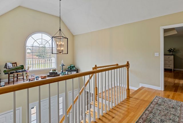 20 Constitution Cir, Holliston, MA 01746