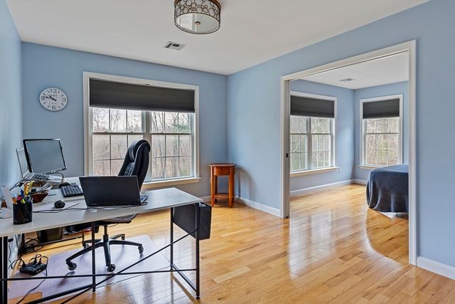 20 Constitution Cir, Holliston, MA 01746