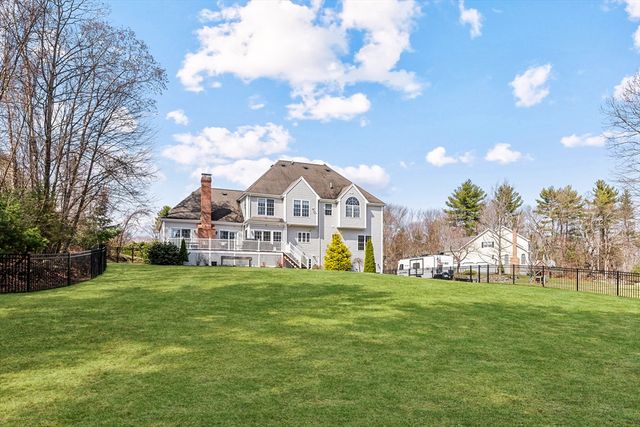 20 Constitution Cir, Holliston, MA 01746