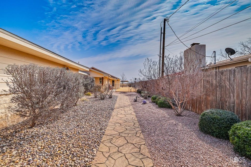 Image 13 of property listing at 1820 Shady Point Circle Drive, San Angelo, TX 76904