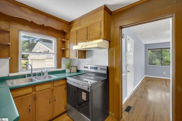 107 W Marion Road, Greenville, SC 29617