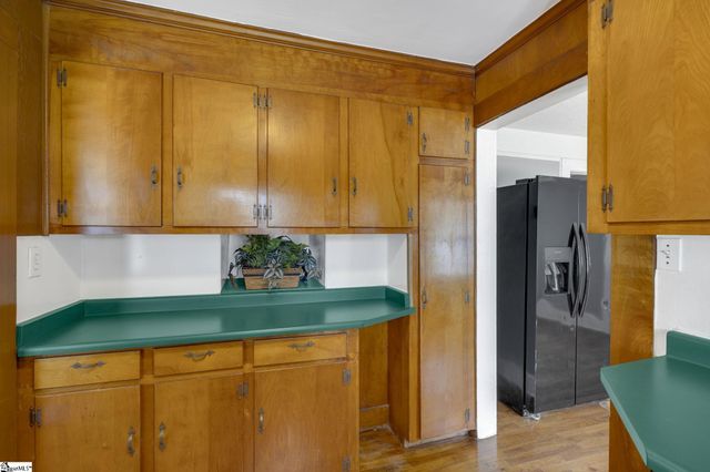 107 W Marion Road, Greenville, SC 29617