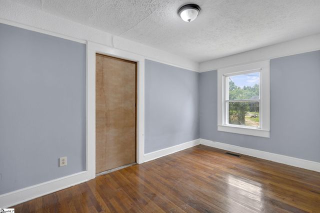 107 W Marion Road, Greenville, SC 29617