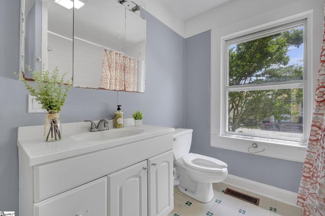 107 W Marion Road, Greenville, SC 29617