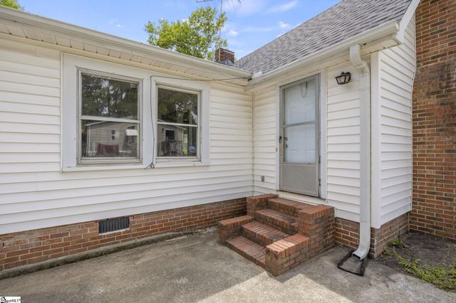 107 W Marion Road, Greenville, SC 29617