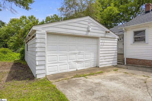 107 W Marion Road, Greenville, SC 29617