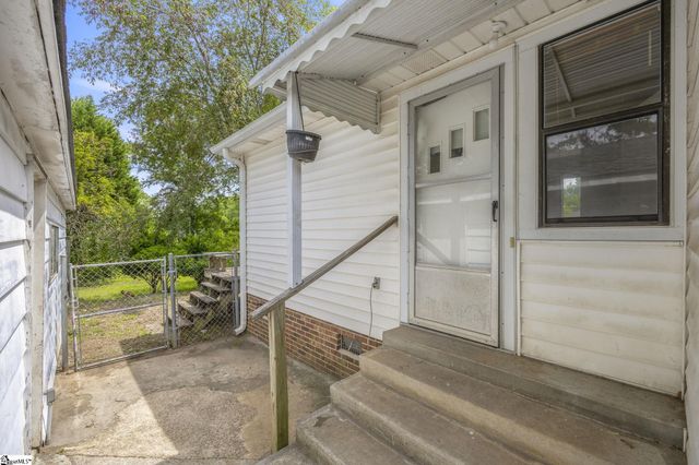 107 W Marion Road, Greenville, SC 29617