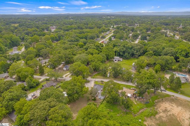 107 W Marion Road, Greenville, SC 29617
