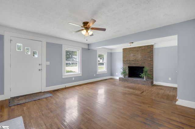 107 W Marion Road, Greenville, SC 29617