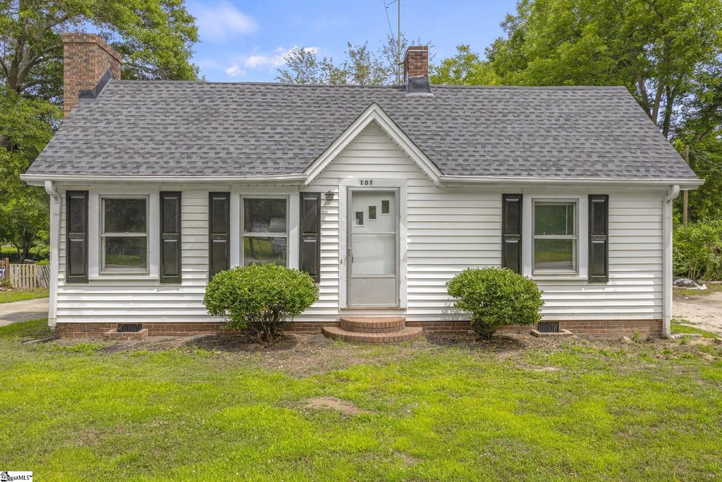 107 W Marion Road, Greenville, SC 29617