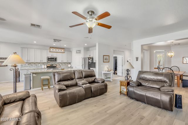 1156 E DUXBURY Court, Gilbert, AZ 85297