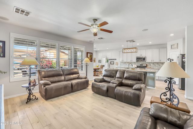 1156 E DUXBURY Court, Gilbert, AZ 85297