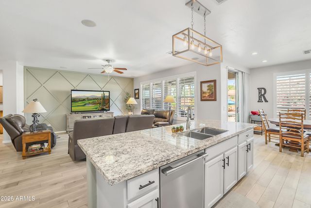 1156 E DUXBURY Court, Gilbert, AZ 85297