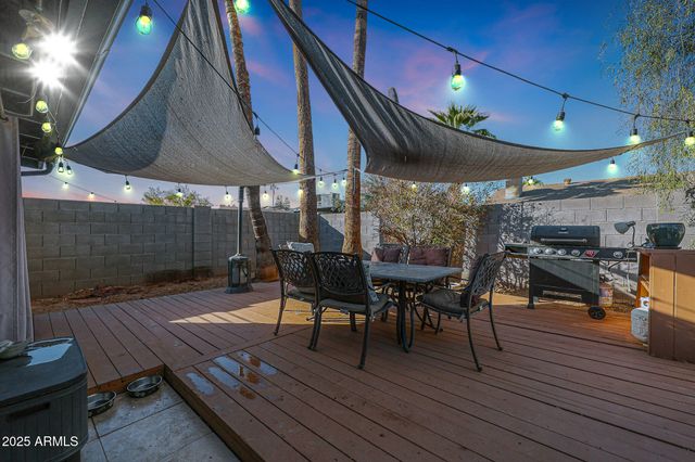 556 W KIVA Avenue, Mesa, AZ 85210