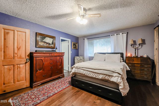 556 W KIVA Avenue, Mesa, AZ 85210