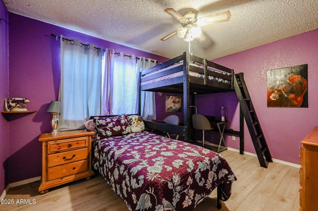 556 W KIVA Avenue, Mesa, AZ 85210