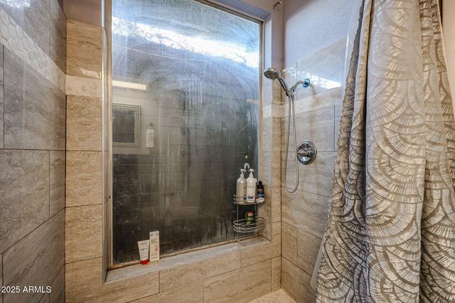 556 W KIVA Avenue, Mesa, AZ 85210