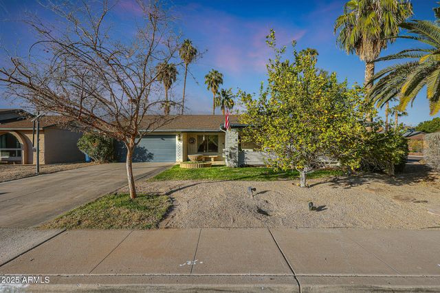 556 W KIVA Avenue, Mesa, AZ 85210
