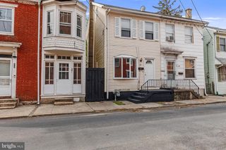 40 E LOCUST STREET, Mechanicsburg, PA 17055