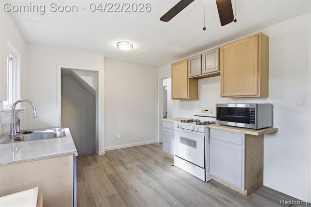 12727 Maiden Street, Detroit, MI 48213