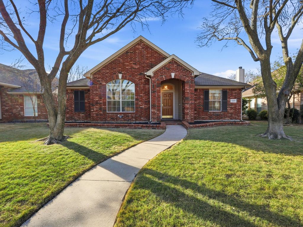 11217 Clover Knoll Drive, Frisco, TX 75035