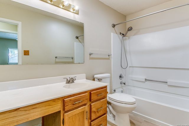 11018 Almond Park, San Antonio, TX 78249