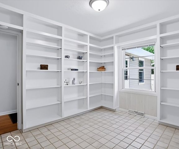 811 S Eastside Drive, Bloomington, IN 47401