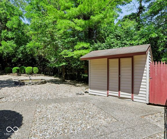 811 S Eastside Drive, Bloomington, IN 47401