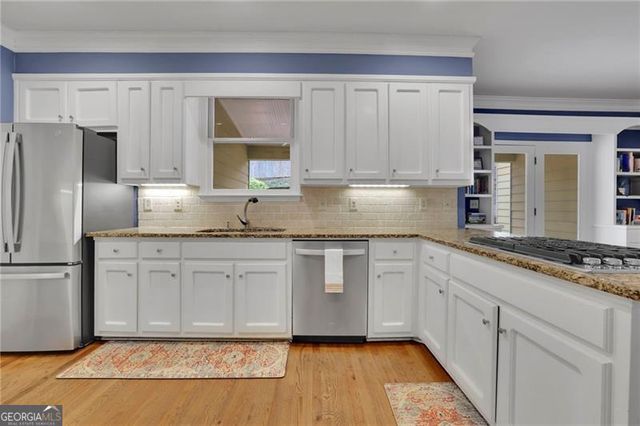 1543 Laurel Park Circle NE, Atlanta, GA 30329