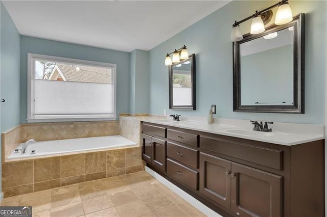 1543 Laurel Park Circle NE, Atlanta, GA 30329