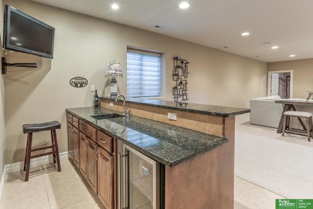 19508 Poppleton Circle, Omaha, NE 68130