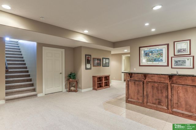 19508 Poppleton Circle, Omaha, NE 68130