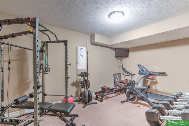 19508 Poppleton Circle, Omaha, NE 68130