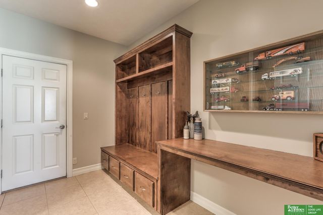 19508 Poppleton Circle, Omaha, NE 68130