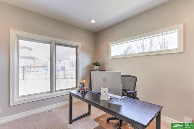 19508 Poppleton Circle, Omaha, NE 68130