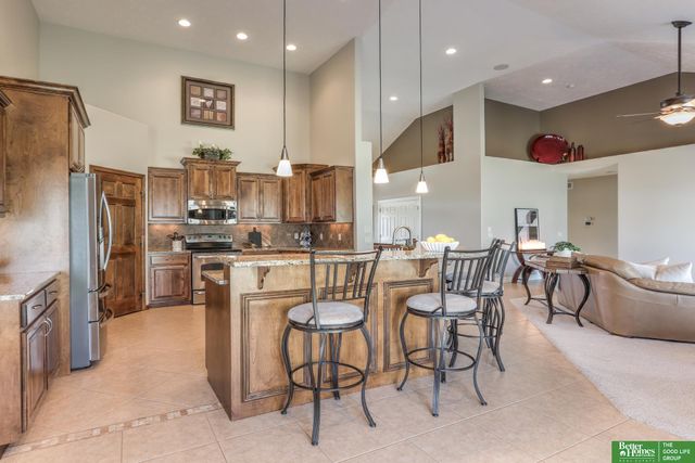 19508 Poppleton Circle, Omaha, NE 68130