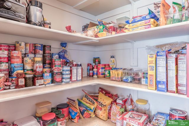 19508 Poppleton Circle, Omaha, NE 68130