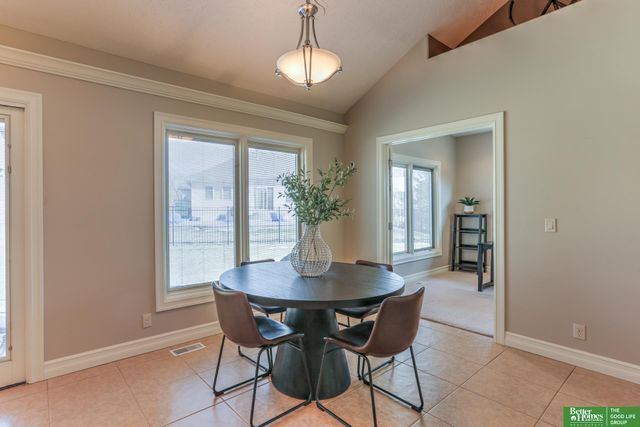 19508 Poppleton Circle, Omaha, NE 68130