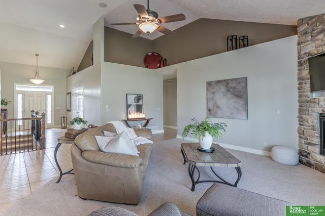 19508 Poppleton Circle, Omaha, NE 68130