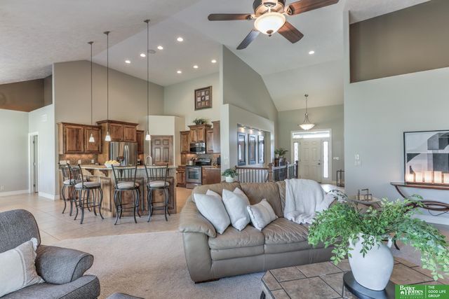 19508 Poppleton Circle, Omaha, NE 68130