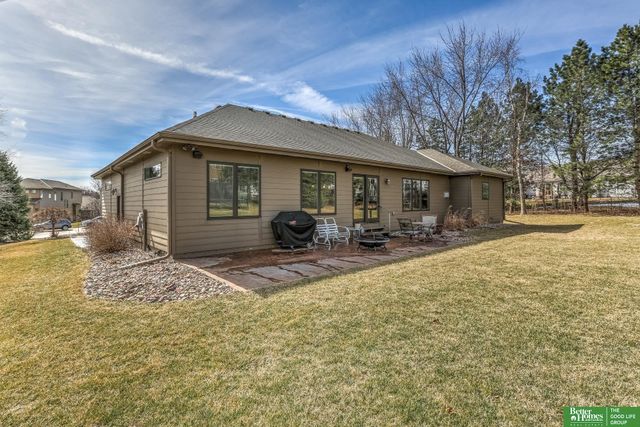 19508 Poppleton Circle, Omaha, NE 68130