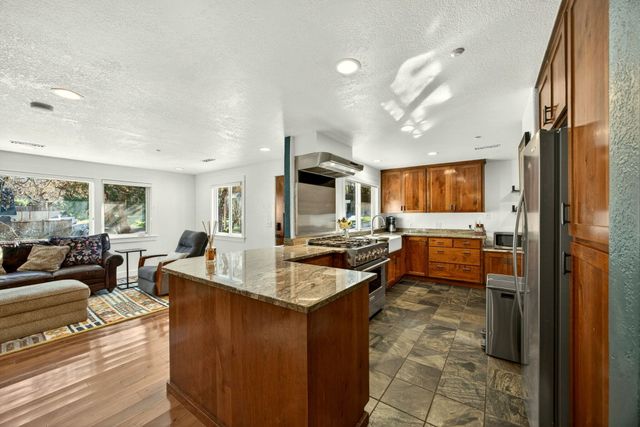 120 Graham Street, Jacksonville, OR 97530