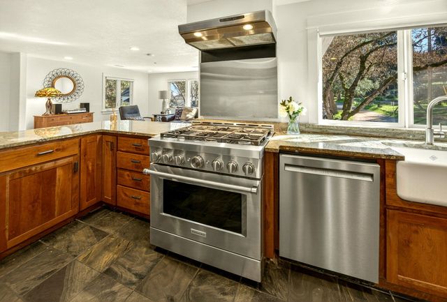 120 Graham Street, Jacksonville, OR 97530