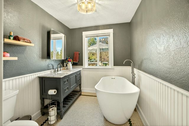 120 Graham Street, Jacksonville, OR 97530